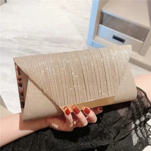 Mẫu túi xách hot nhất hiện nay - Túi Clutch