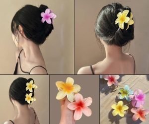 Kẹp tóc hoa sứ nhiều màu cài trên tóc búi, phụ kiện làm đẹp nổi bật và nữ tính.