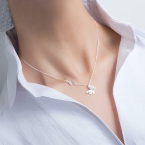 Cách chọn vòng cổ bạc theo trang phục